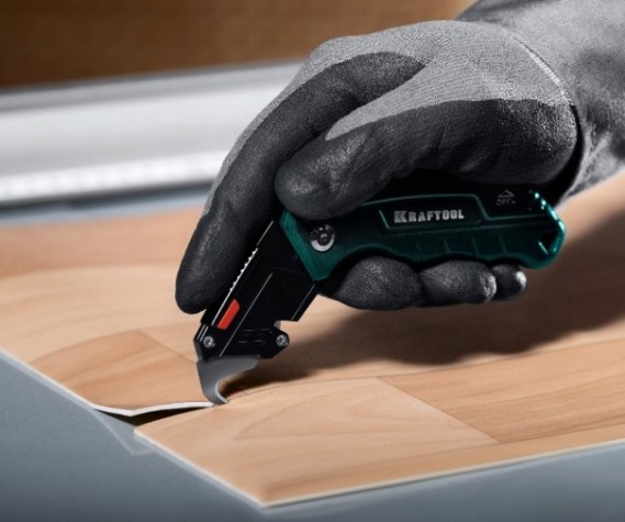 Нож складной KRAFTOOL KOMPAKT-А24 с трапециевидным лезвием [09242]